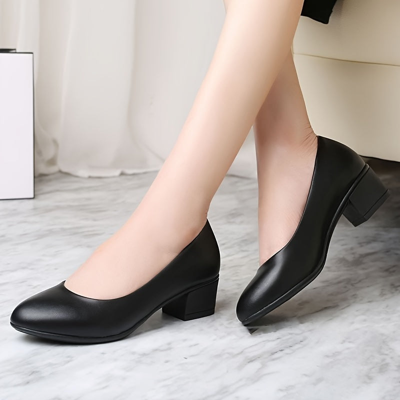 Stylish black pumps with medium heel, great for work and daily wear, comfortable for long periods, ideal for women and mothers.