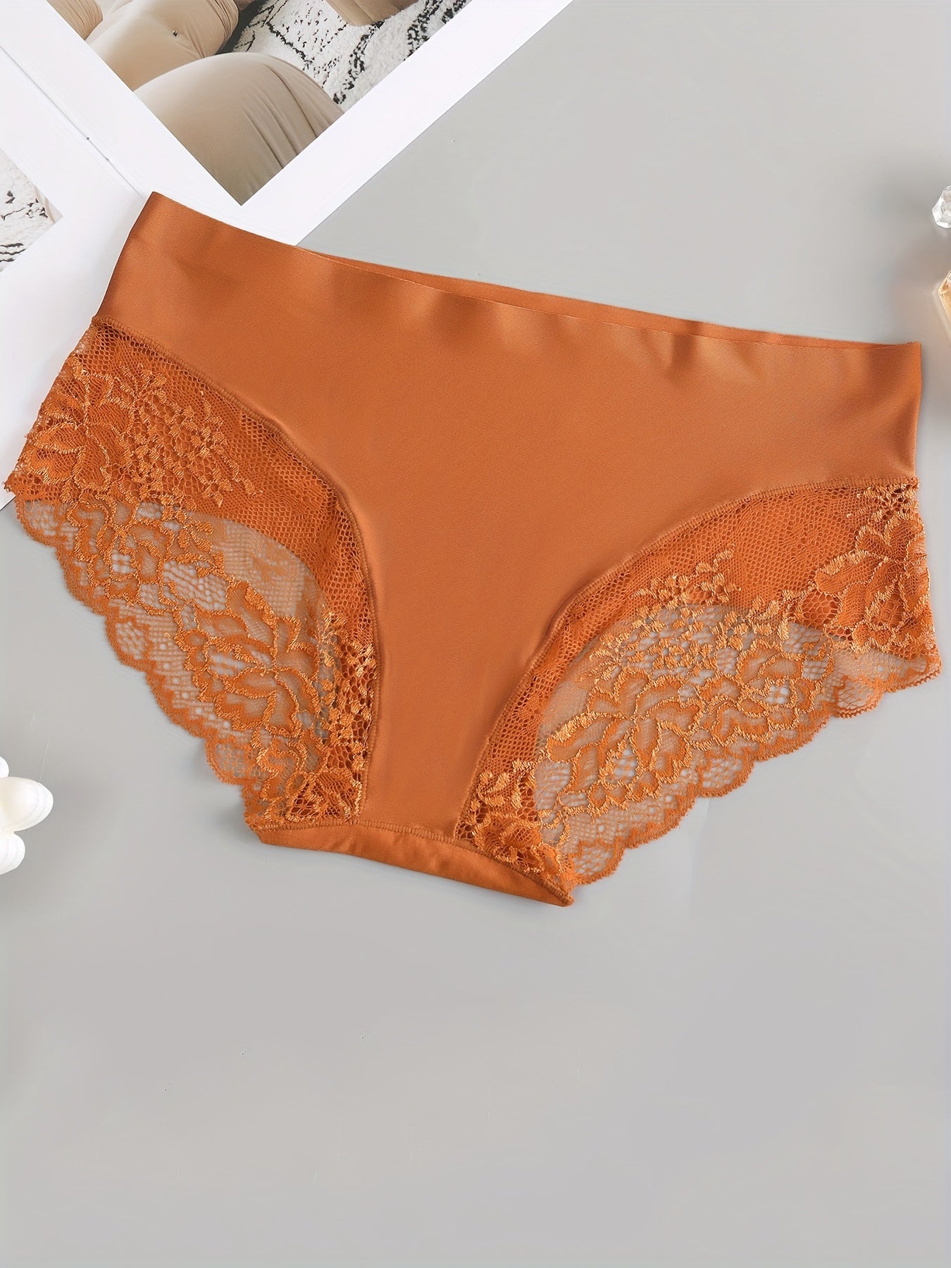 Set of 5 lace low-rise seamless panties for women.