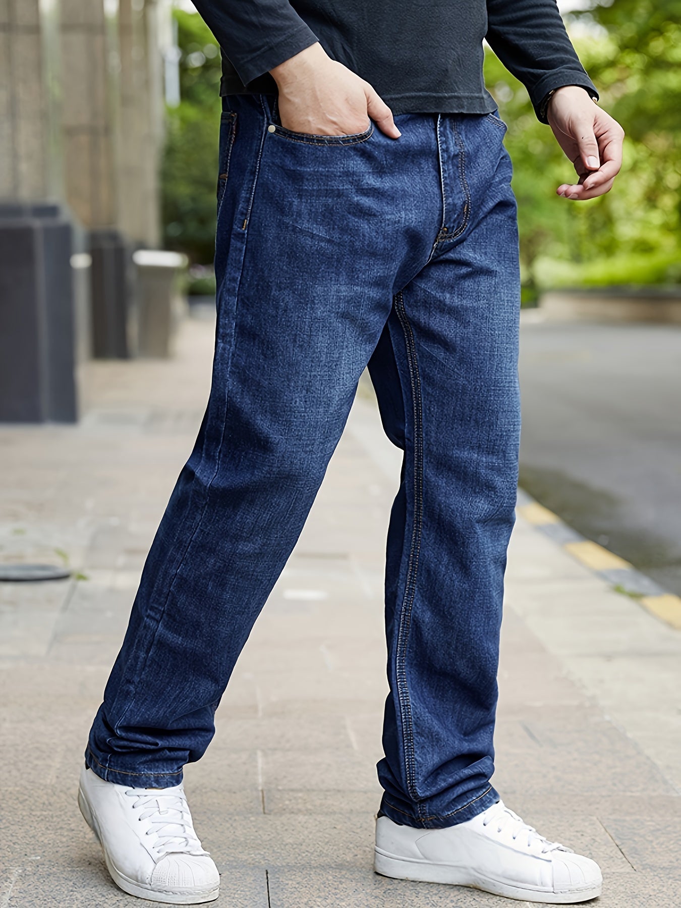 Men's elastic straight-cut jeans in large sizes, suitable for both casual and business wear.