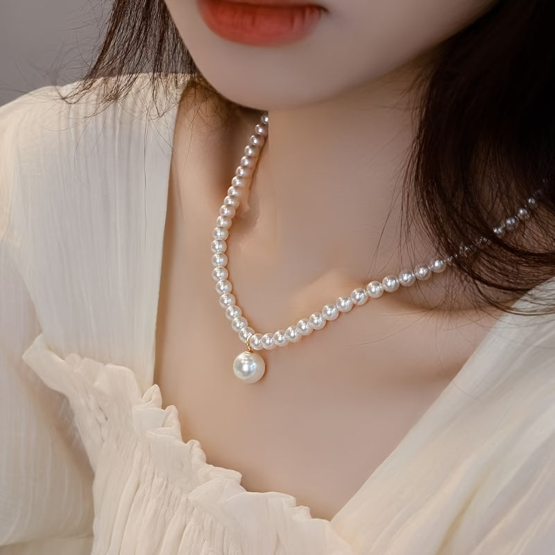 Classic and opulent freshwater pearl strand necklace, free of plating, a sophisticated accessory suitable for everyday elegance. Ideal gift for Mother's Day, exuding timeless fashion for glamorous parties and special events.