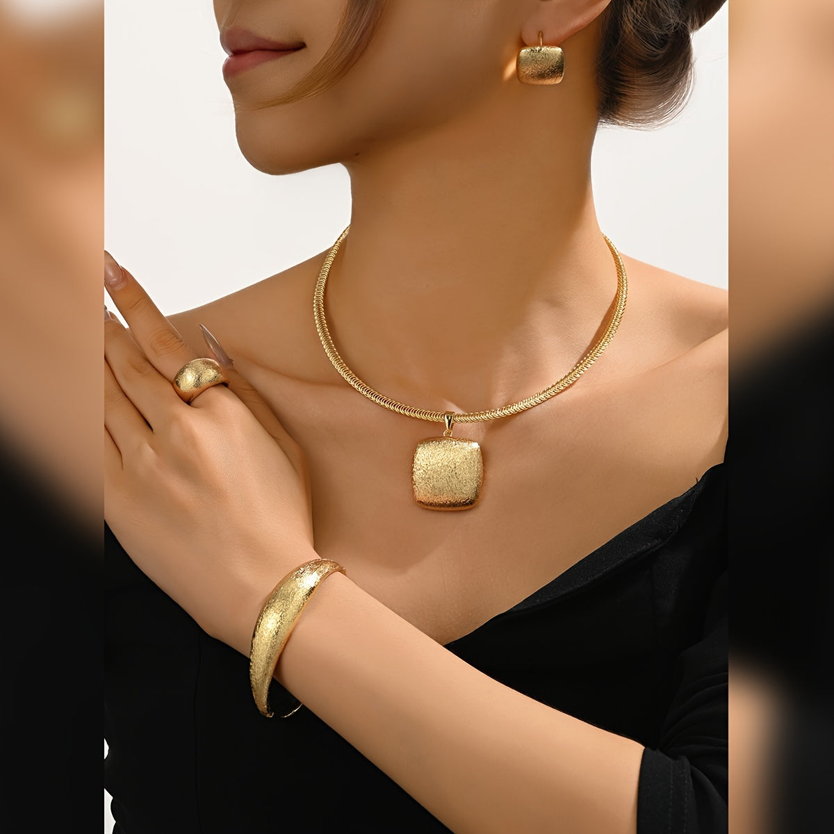 Vintage Style Jewelry Set with 4 Pieces - Necklace, Bracelet, Ring, Earrings. Made of 18K Gold Plated Copper. Perfect for Women, Suitable for Both Daily Wear and Special Occasions.