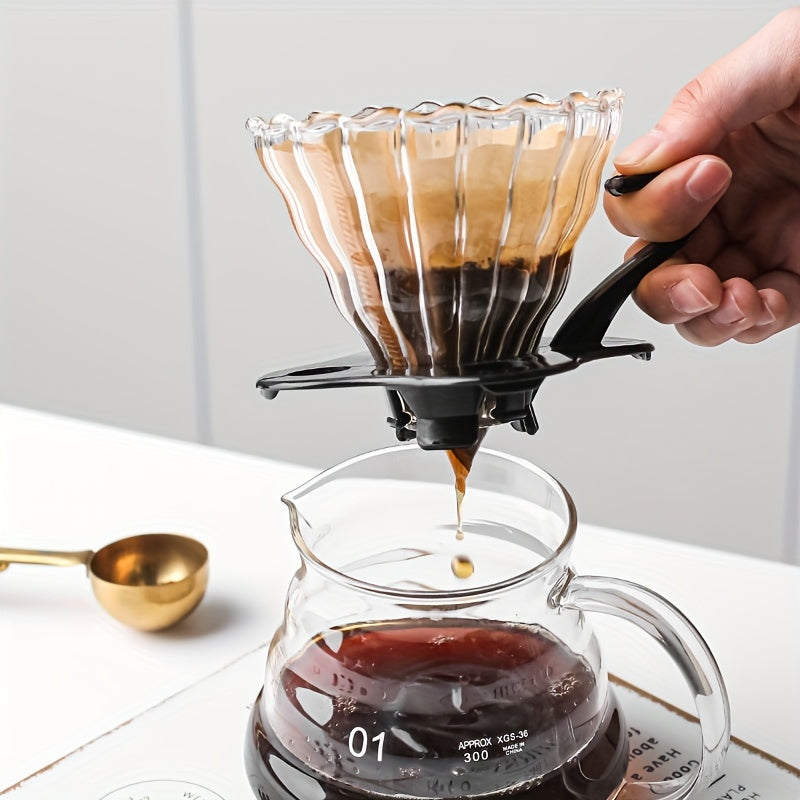 100 pieces of premium coffee filters made from pure wood pulp without any additives. These filters are taste-neutral and easy to use thanks to their convenient handles.