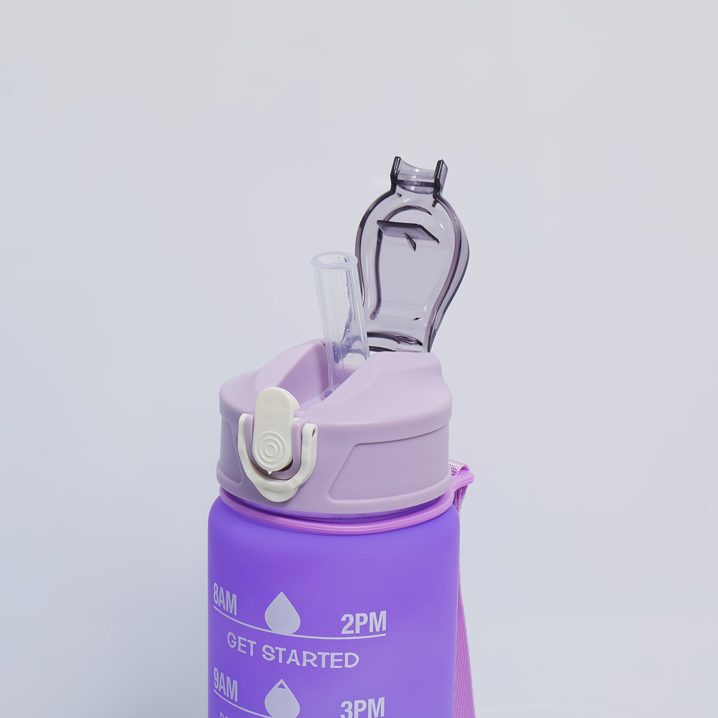 Lightweight water bottle with straw and time stamp, fixed hand strap prevents falling off, practical for daily outings and various sports, reasonable liquid capacity design for reassurance.