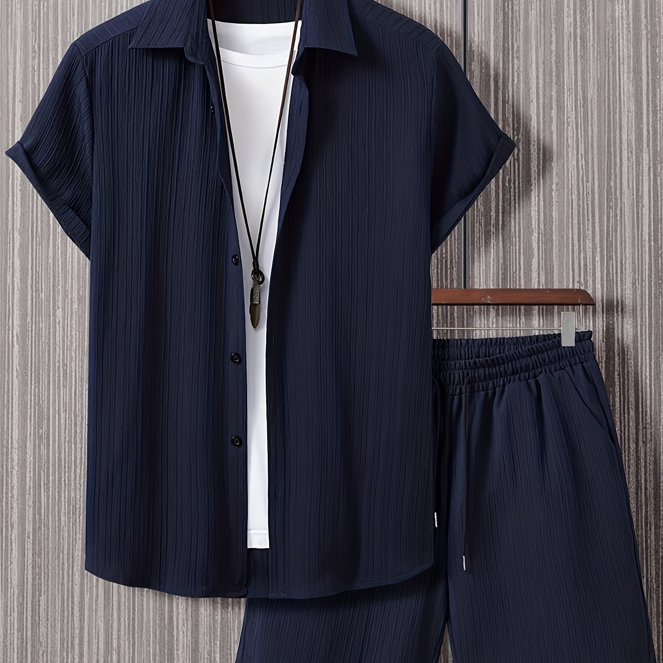 Men's Casual 2-Piece Outfit: Solid Color Button-Up Shirt & Drawstring Shorts for Summer Casual Wear.