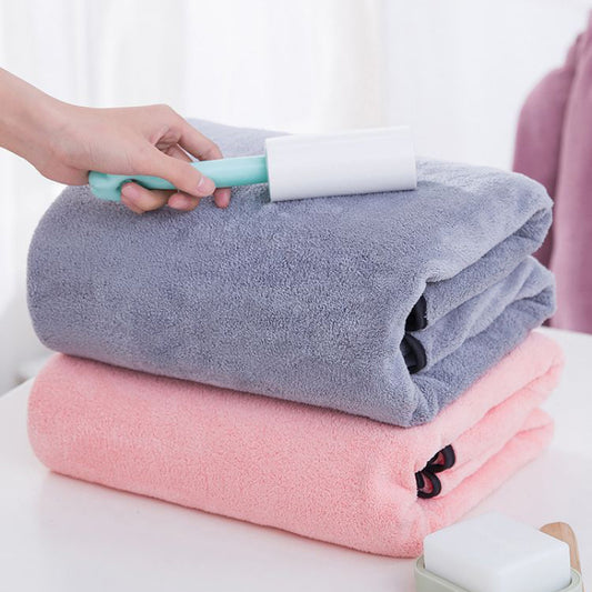 Super absorbent microfiber towels with a space theme design for a spa experience. Made of a polyester and nylon blend, these quick-dry towels are soft on the skin.