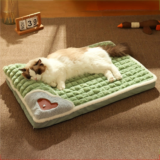 Green cat bed with memory foam, washable nylon mat, heart-shaped pillow for cats, cozy and thick, soft and comforting, quilted, pet relaxation mat.