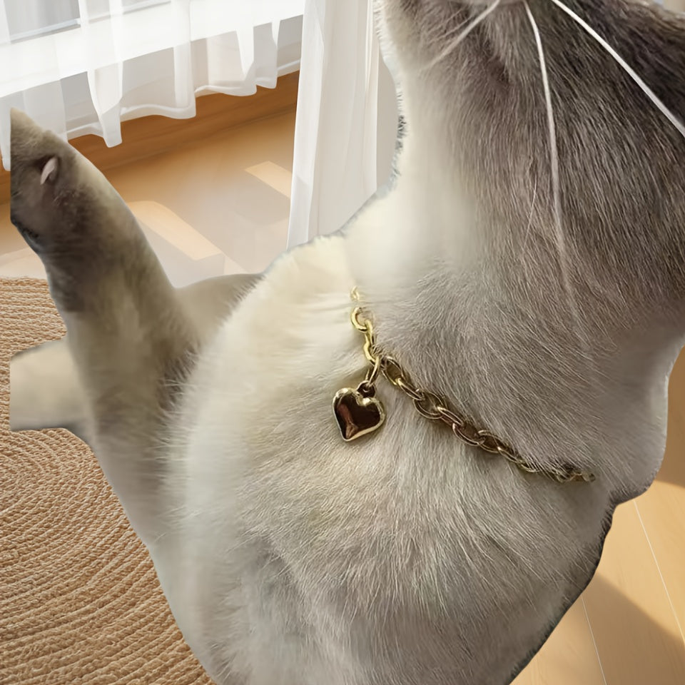 Adjustable heart-shaped alloy collar for cats and small dogs with versatile chain design.