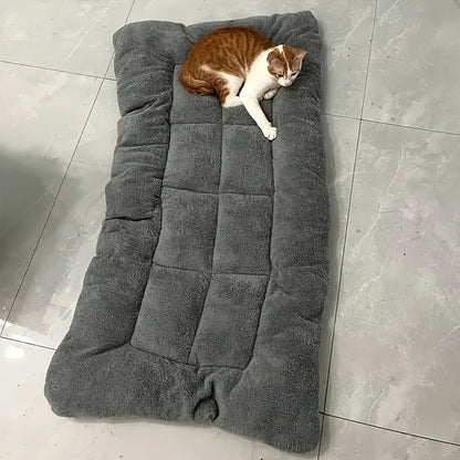 Thick, soft pet mat for cats and dogs in various sizes - Cute rectangular design.