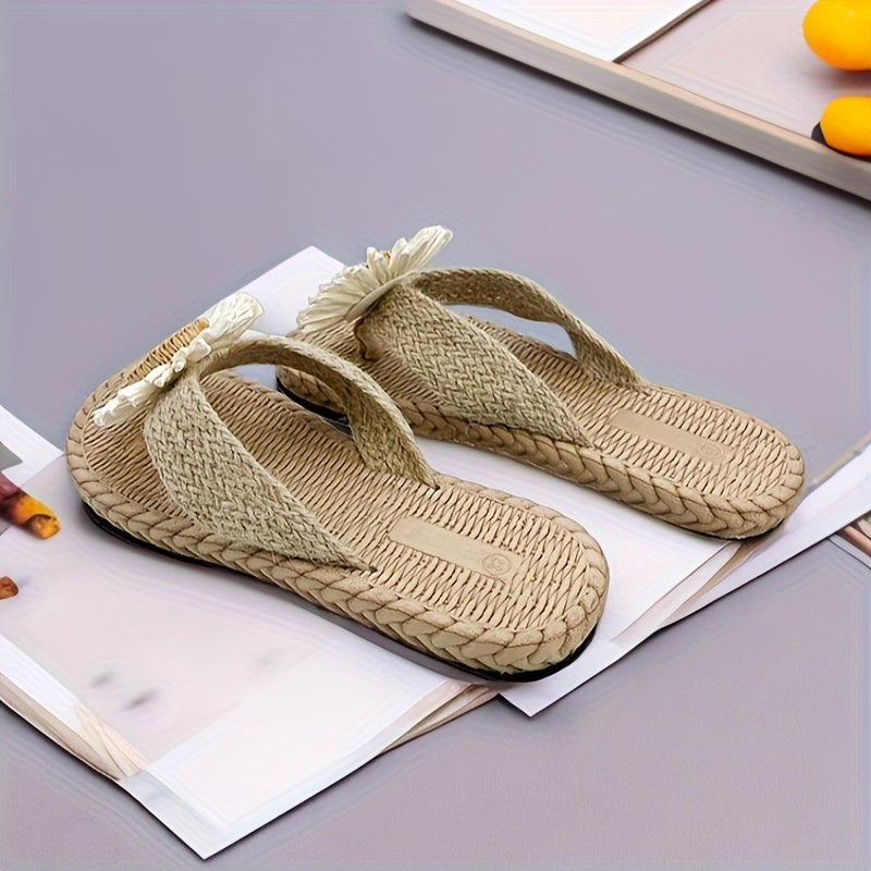 Dainty Daisy Slipper: Flat-bottomed, outdoor beach slipper. Lightweight, quick-drying, and anti-slip EVA material.