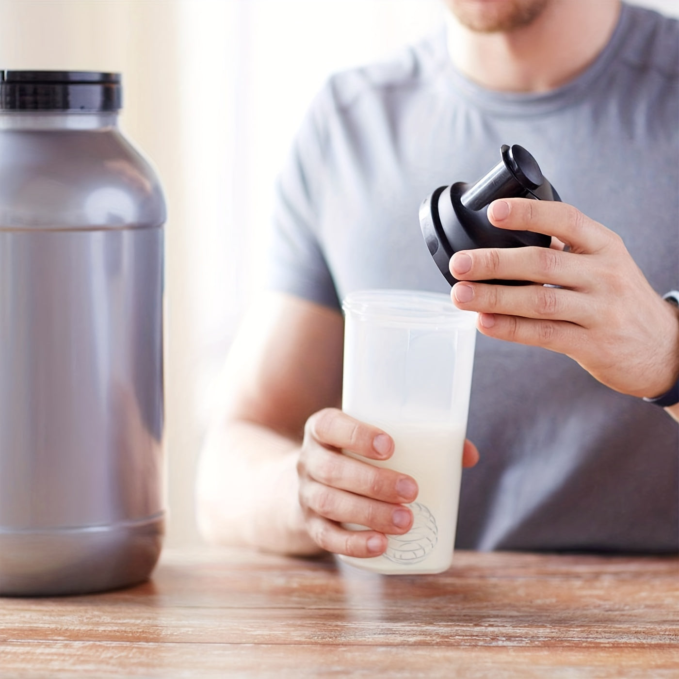 Replace one, three, or six 304 stainless steel shaker balls for your shaker bottle to mix milkshakes, protein shakes, and other beverages.