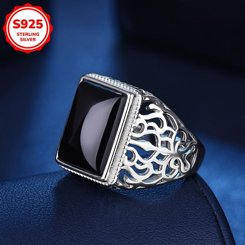 This bold and stylish open ring features a domineering and generous design, with a striking black onyx and hollow imitation jade pattern. Made from 5g of high-quality 925 silver, this ring is suitable for daily wear or for special occasions such as