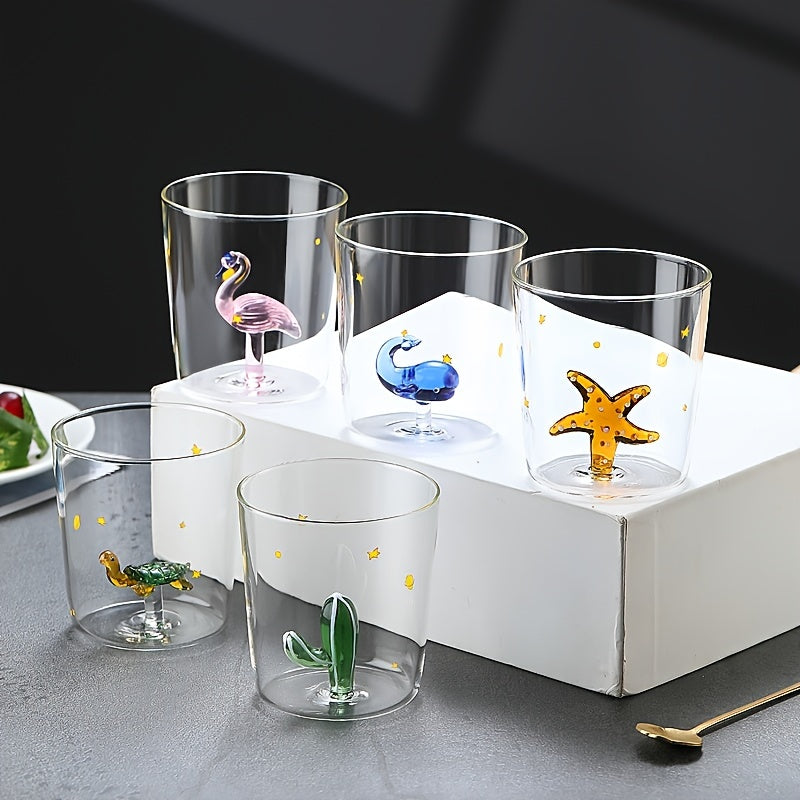 1 piece of 3D animal inside a 350ml heat resistant glass cup, ideal for all types of drinks in both summer and winter.