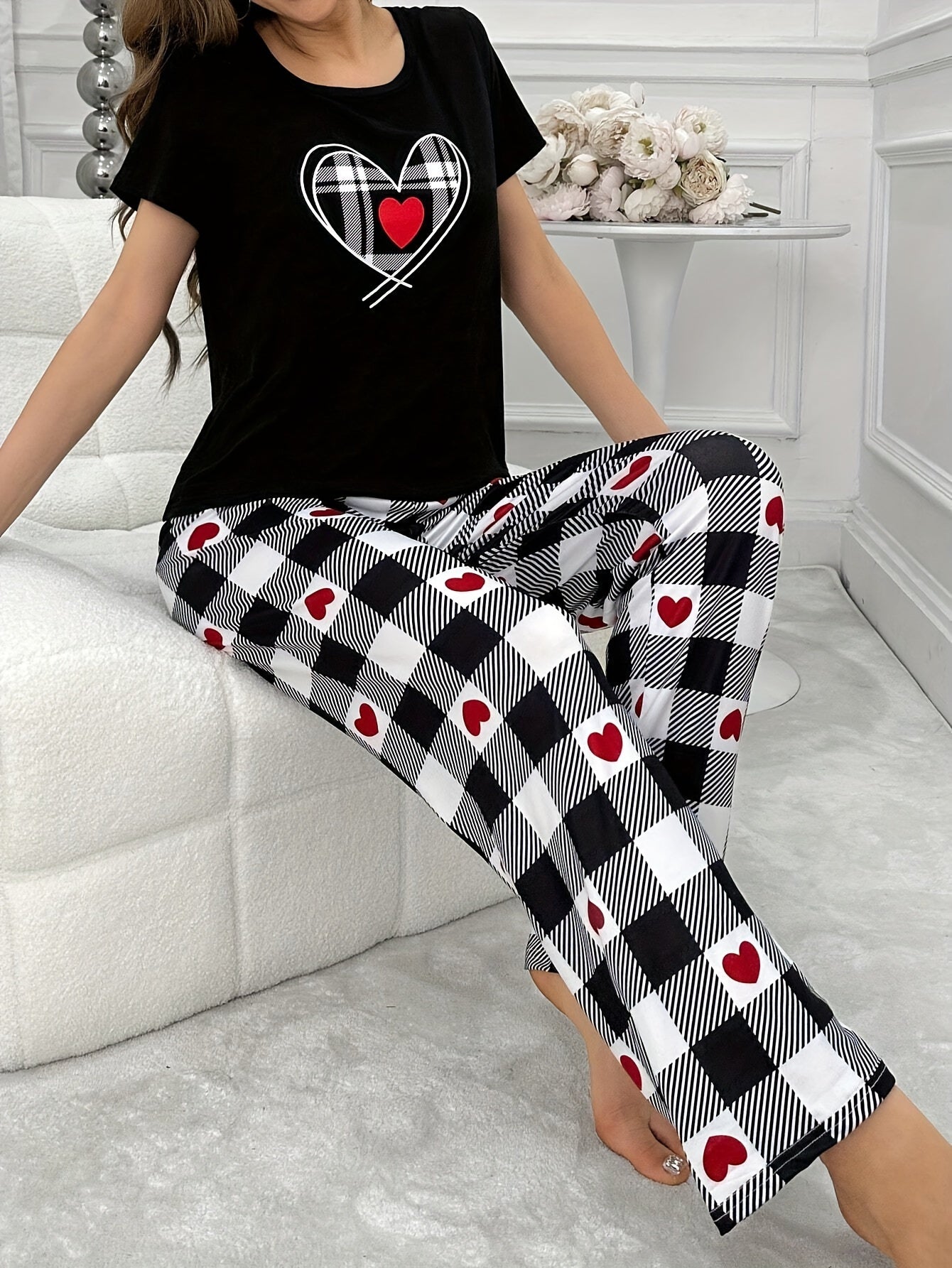 Women's Heart Plaid Casual Pajama Set, Short Sleeve Top & Pants, Relaxed Fit.