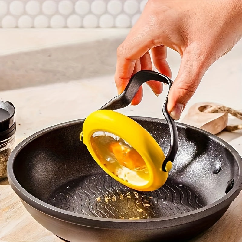 Get perfect breakfast pancakes, bread rolls, and omelets with ease using our 2-piece Premium Non-Stick Egg Rings. These rings feature a 360° flip handle for effortless cooking, leakproof design, and easy food release. An essential kitchen gadget for home