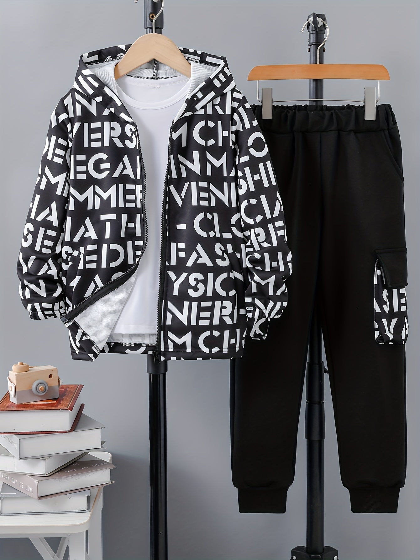 Boys' 2-piece Co Ord Set: Long Sleeve Zipper Hoodie & Joggers with Pocket, Trendy Letter Pattern, Perfect for Summer Outdoors.