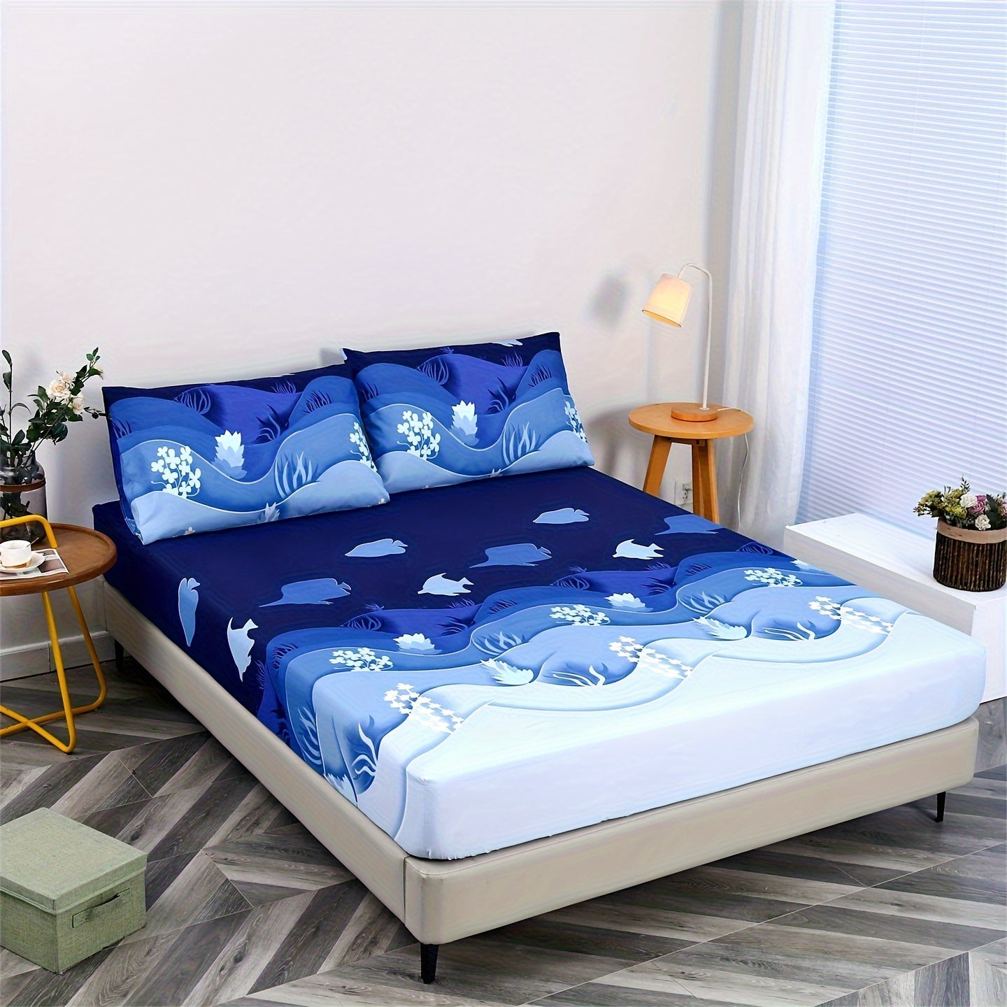 This bedding set features a stylish geometric five-pointed star and line graph print. It includes three pieces: one fitted sheet and two pillowcases. Soft and comfortable, it is perfect for bedrooms and guest rooms. The set does not include a core.