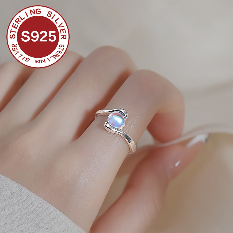 This elegant women's ring is crafted from 925 hypoallergenic material and features a minimalist design that exudes luxury and fashion. It is the perfect gift for Valentine's Day or Mother's Day and comes in a beautiful anti-oxidation gift box, weighing