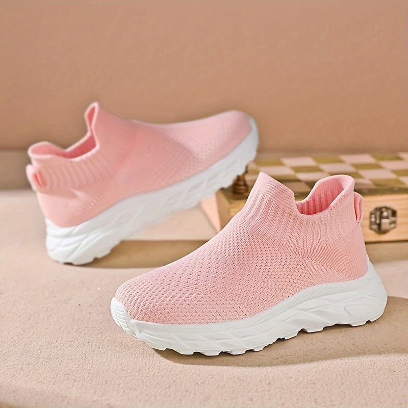 Children's slip-on sneakers with breathable fabric upper, non-slip sole, round toe, suitable for year-round wear for boys and girls under age 14.