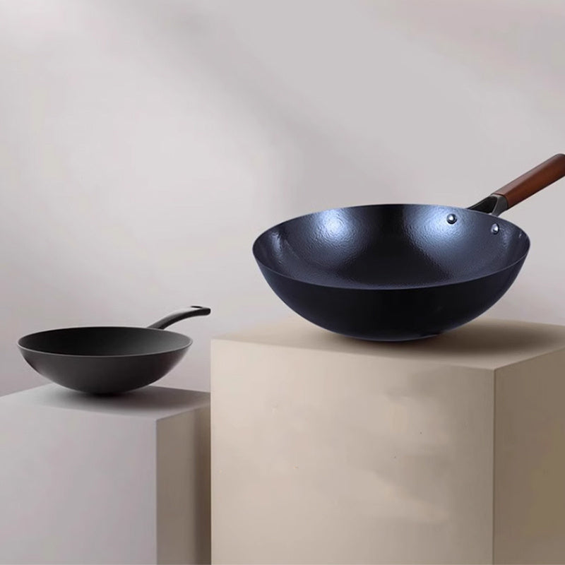 '- "Traditional Chinese Cast Iron Wok for Gas Stove Cooking - Non-Stick Coating, Hand Wash Recommended, Long-Lasting Stir-Fry Pan