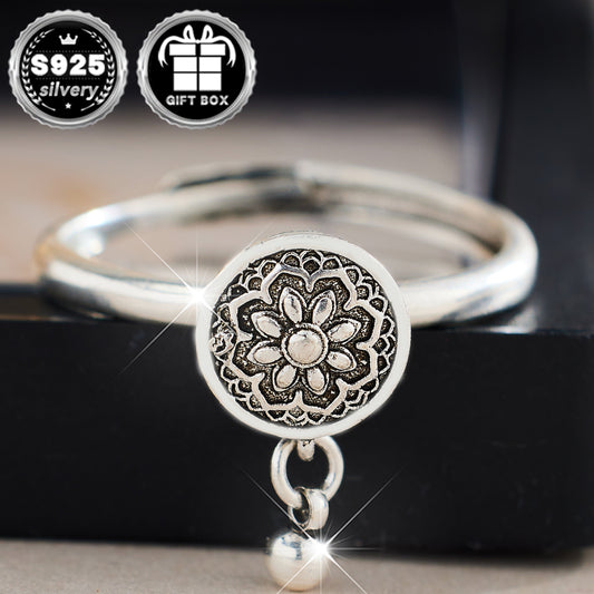 An exquisite jewelry accessory crafted from 925 sterling silver, this unique six-character mantra lotus good luck ring features free rotation. Weighting approximately 3.2g, it is sure to bring luck and charm to your style.