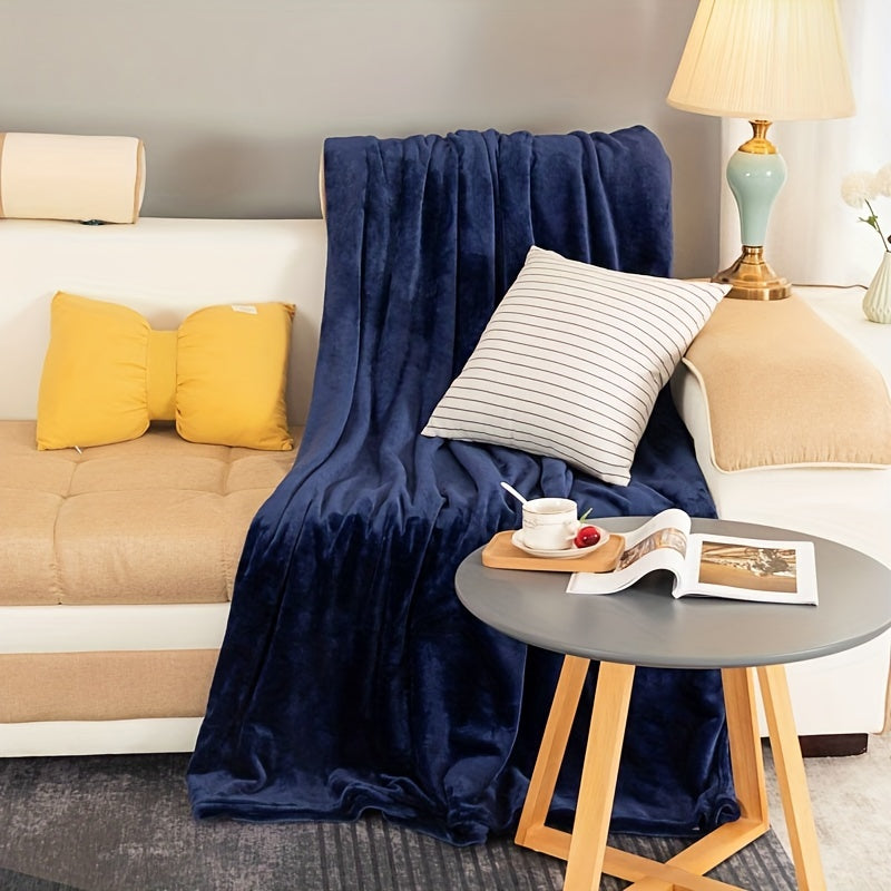 Stay warm and cozy with our luxurious Royal Blue Flannel Throw Blanket. This vintage-style blanket is soft, warm, and machine washable, making it perfect for year-round comfort. Made from 100% polyester and weighing between 200-250g, this throw blanket