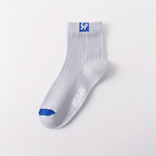 5/10 pairs of men's trendy letter pattern crew socks, breathable and comfortable for outdoor activities in all seasons.