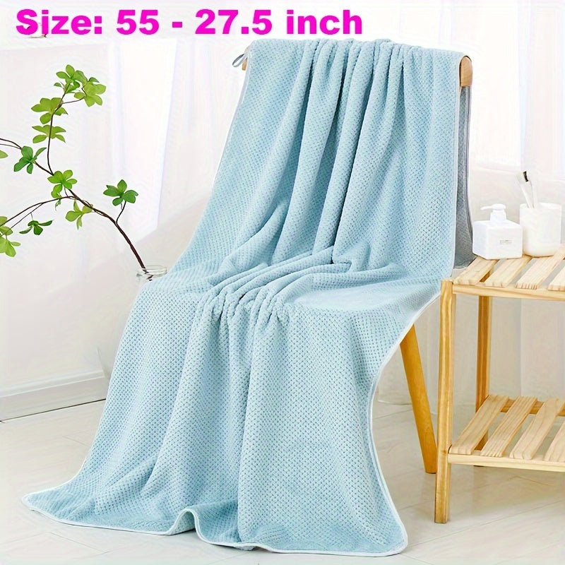 Soft, thick, and large bath towel in a solid color. Absorbent polyester blend, machine washable. Great for home bathrooms, ideal for Christmas.