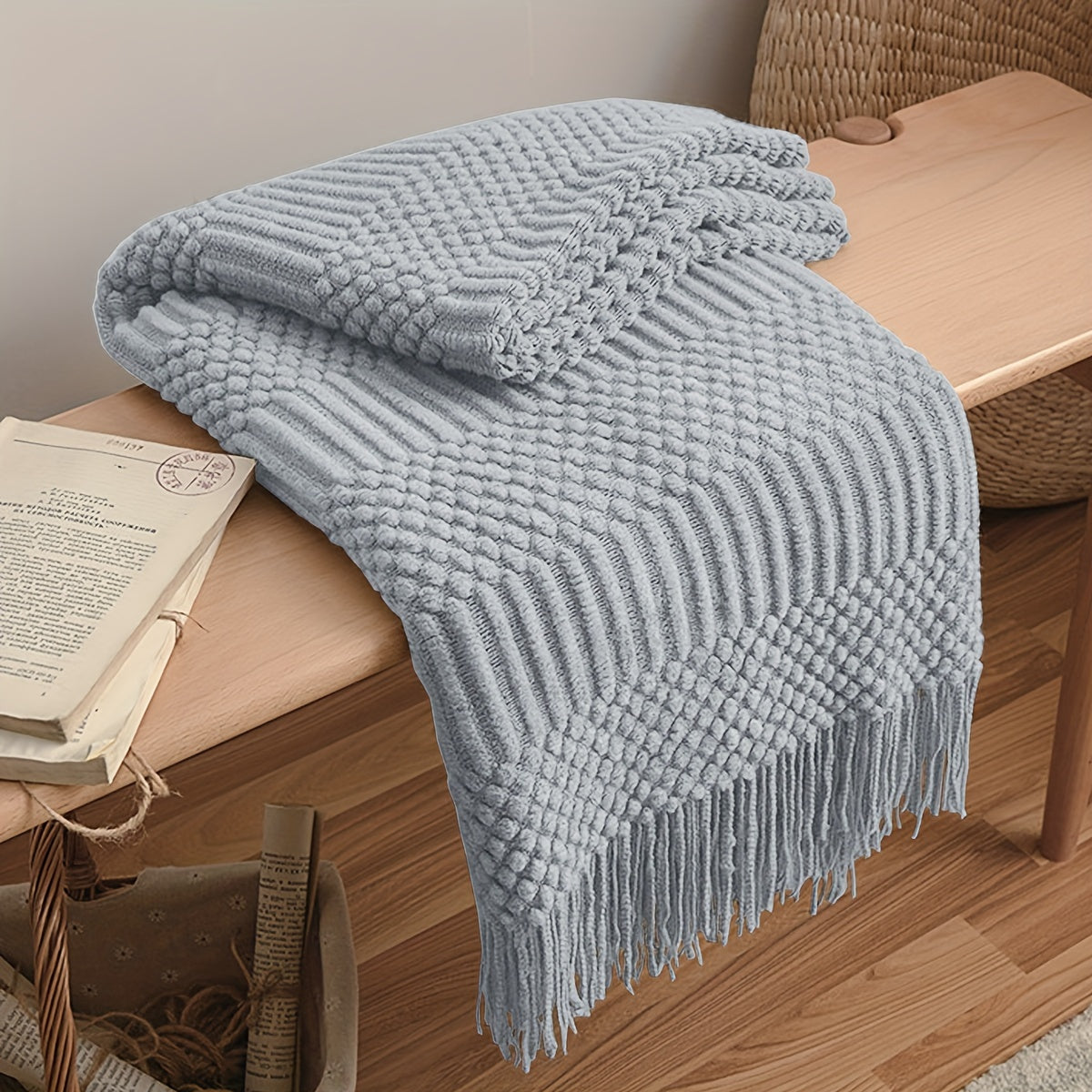 Soft and warm throw blanket for all seasons, perfect for the sofa, bed, car, or as a bed tail blanket. Features knitted tassels and multifunctional design.