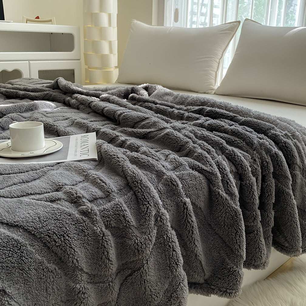 Contemporary Wavy Pattern Knitted Polyester Bed Blanket, Ultra-Soft and Thick for Maximum Comfort, Easy to Clean in the Washing Machine, Versatile for Bed, Sofa, Office, and Dorm Use, Perfect for All Seasons as a Cozy Throw Blanket.