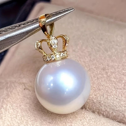 Luxurious Ladies Necklace with Crown Buckle Shell Pearl Pendant in 14K Gold Plating, featuring a 12mm Round Strong Light Pearl. This Noble and Elegant pendant epitomizes luxury, with its flawless design and fashion-forward appeal.