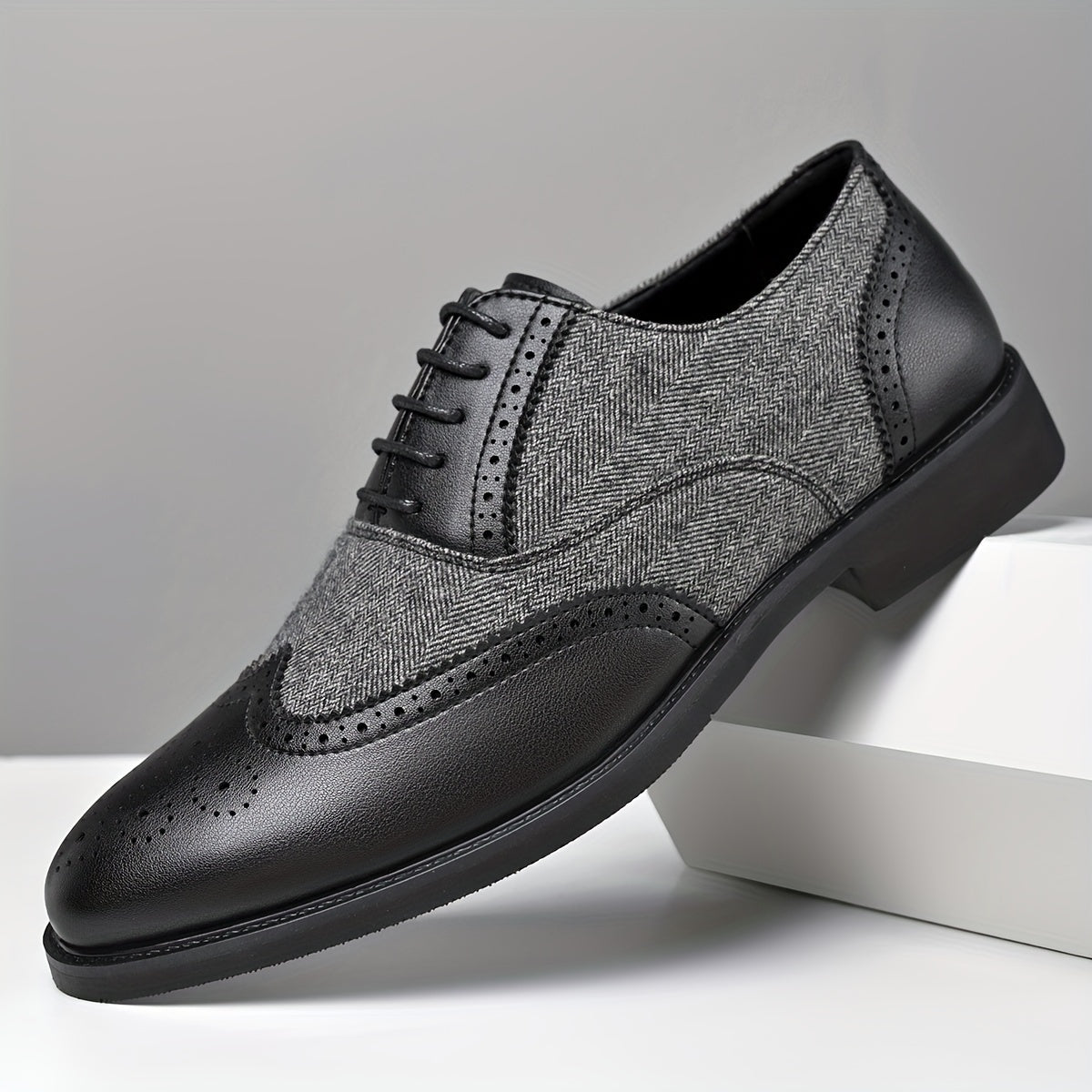 Casual brogue Oxfords with wingtip design, PU upper, rubber sole. Suitable for daily wear, parties, and street style. Classic lace-up closure.