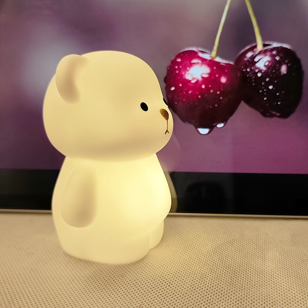 White bear LED light decoration for Halloween and Christmas parties, perfect for indoor spaces like living rooms and bedrooms. Makes a great gift for friends and family.