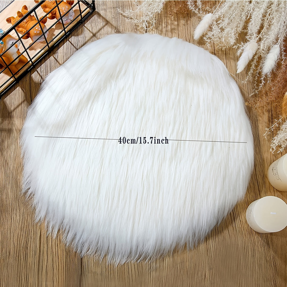 Soft and fluffy carpet for living room, bedroom, and sofa - Plush white faux fur rug perfect for creating a cozy and comfortable home atmosphere. Ideal area mat for added warmth and style.