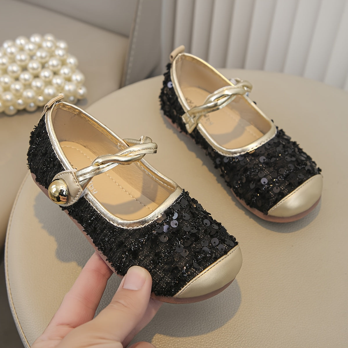 2024 Spring/Summer French Sequin Princess Flats for Children - Korean Style Mary Jane Shoes with Soft PU Sole. Adjustable strap closure for ages 14 & under.