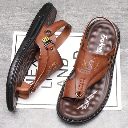 Trendy and multifunctional men's summer sandals ideal for outdoor activities.