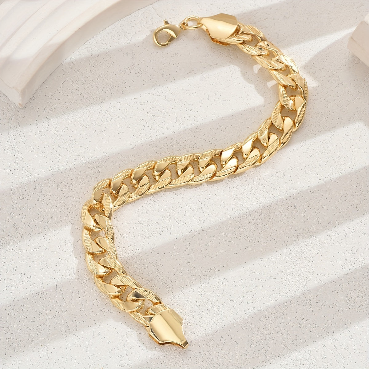 Elegant Vintage Cuban Link Bracelet: Made from 18K Gold Plated Iron, Perfect for Everyday or Special Occasions