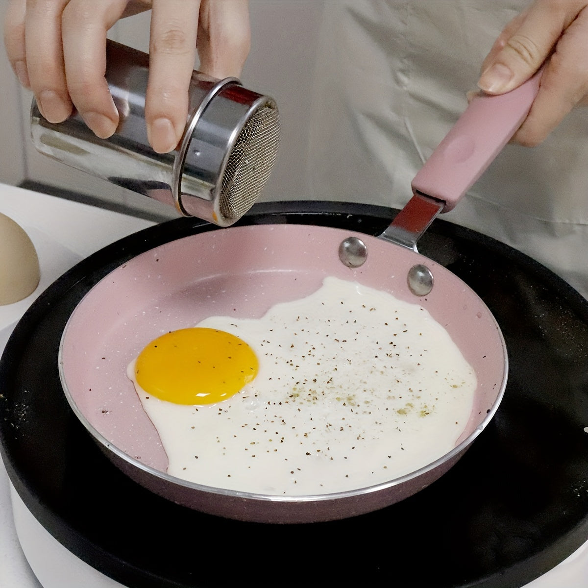 Pink non-stick skillet made of zinc alloy - ideal for cooking steak, pancakes, crepes, omelets, and breakfasts. Must be hand washed.