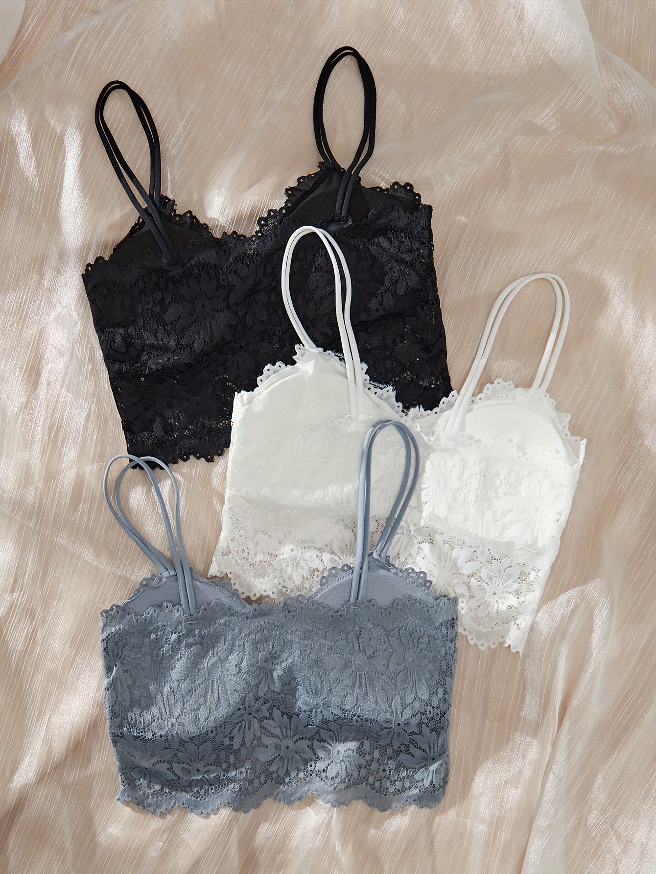 3-piece set of lace wireless bras for women, elegant and comfortable lingerie.