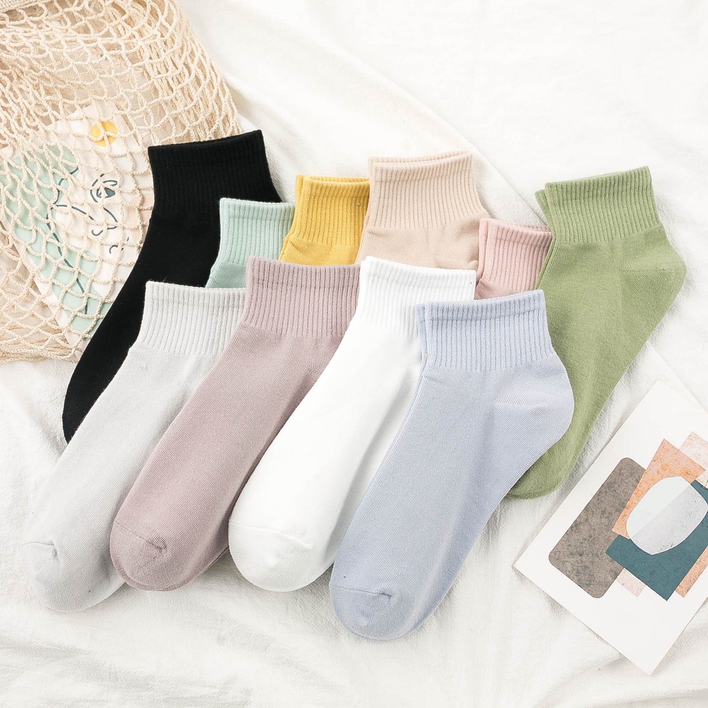 10 pairs of soft and comfortable crew socks for women, versatile and all-match.