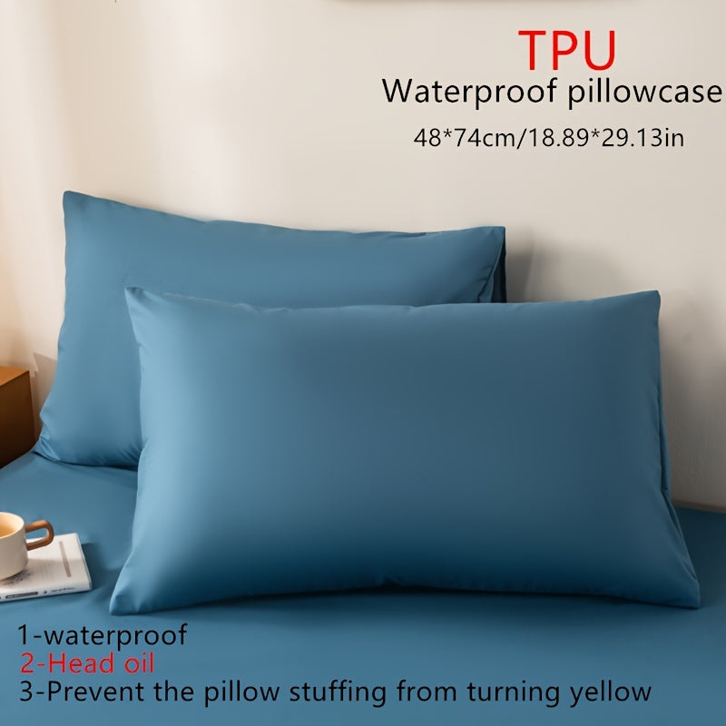 Two waterproof pillowcases, made of 100% polyester with a weight of 180-200gsm. Can be machine washed thanks to its active printing and woven craftsmanship. Features a washed craftsmanship that makes it oil and spill resistant, preventing yellowing.