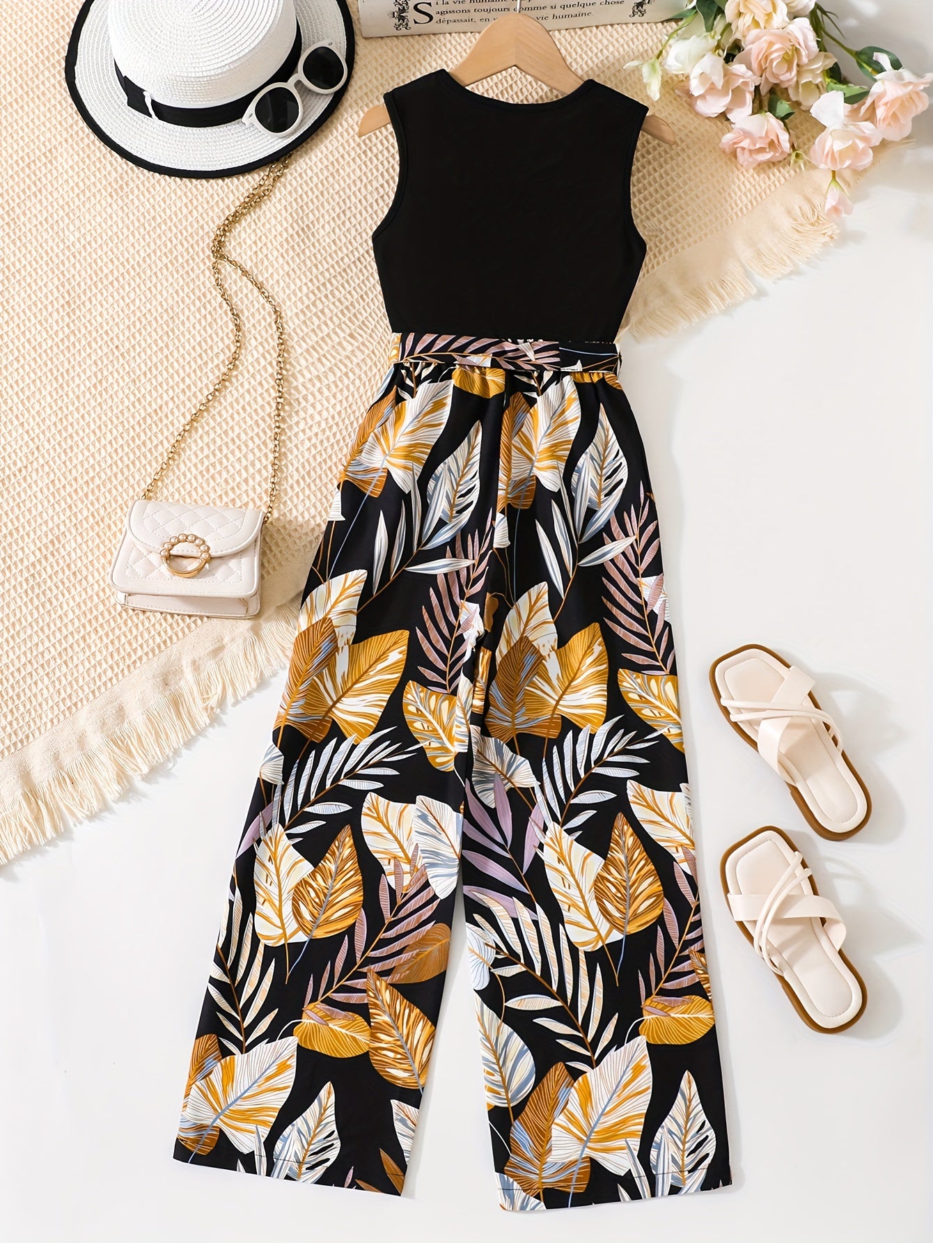 Stylish Resort Vest and Flare Pants Set for Summer Beach Fashion.