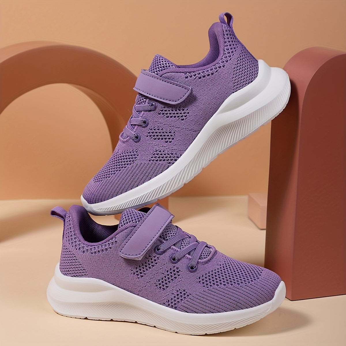 Breathable lightweight sneakers for girls, ideal for outdoor jogging and workouts.