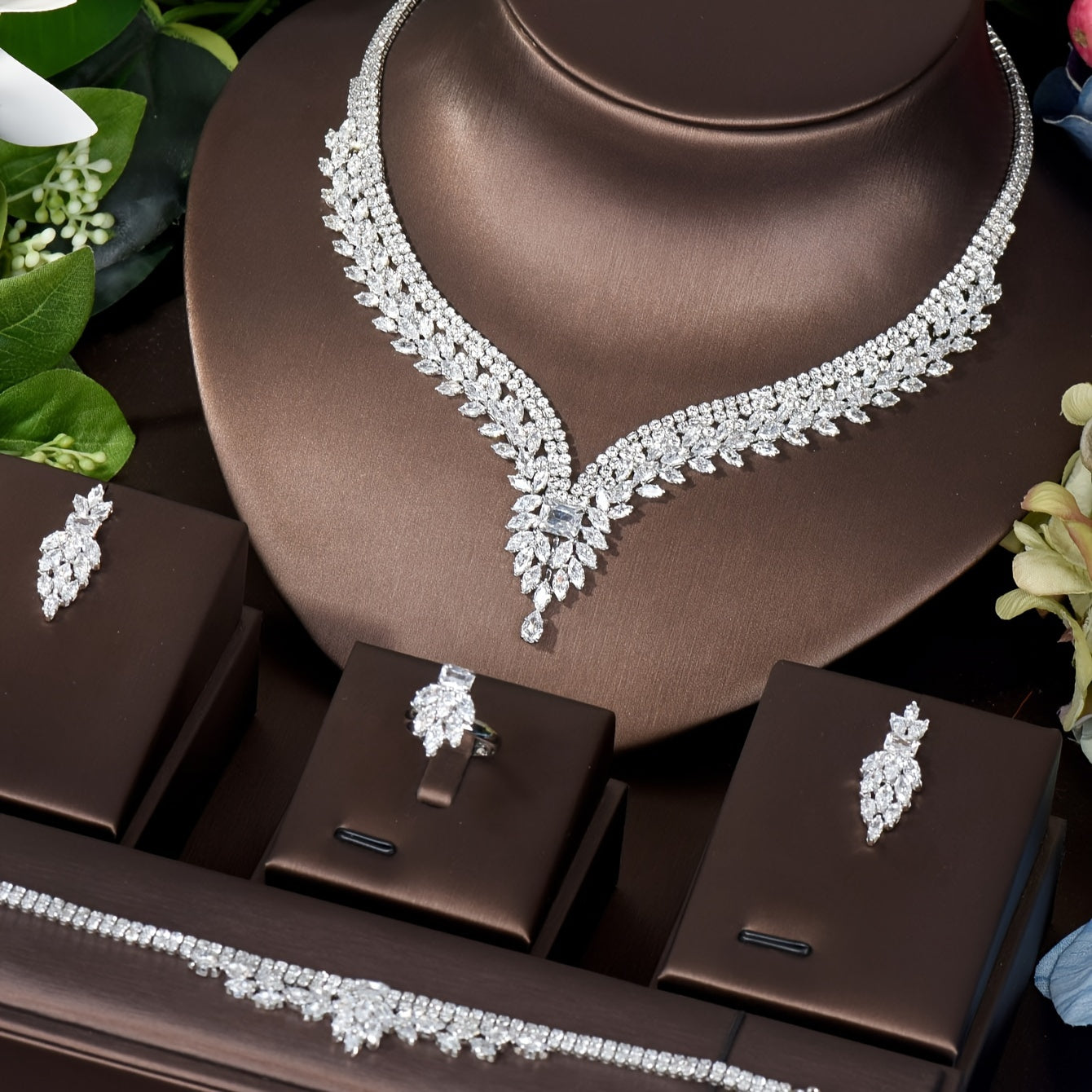 Luxurious Leaf-Shaped Cubic Zirconia Jewelry Set, Elegant Bling Style for Women's Romantic Wedding - Includes Necklace and Earrings