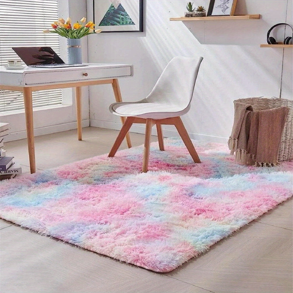 Elevate your space with our 1pc Stylish Simple Tie-dye Long Pile Carpet. This soft and comfortable rug is free of formaldehyde and any peculiar smell. It features non-shedding and non-fading qualities, making it perfect for a variety of spaces including