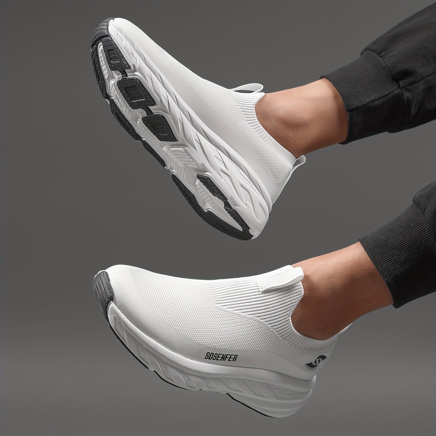 Men's non-slip road running shoes. Comfortable and breathable for indoor and outdoor use.