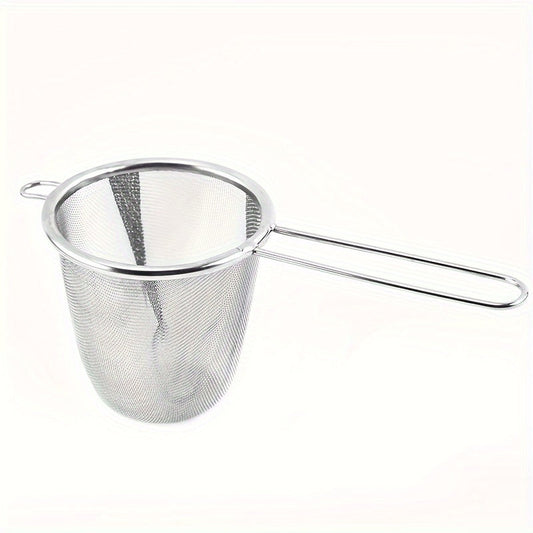 Single ear tea filter made of stainless steel, perfect for home use. Ideal for tea ceremonies with the option to hang. A must-have tea accessory.