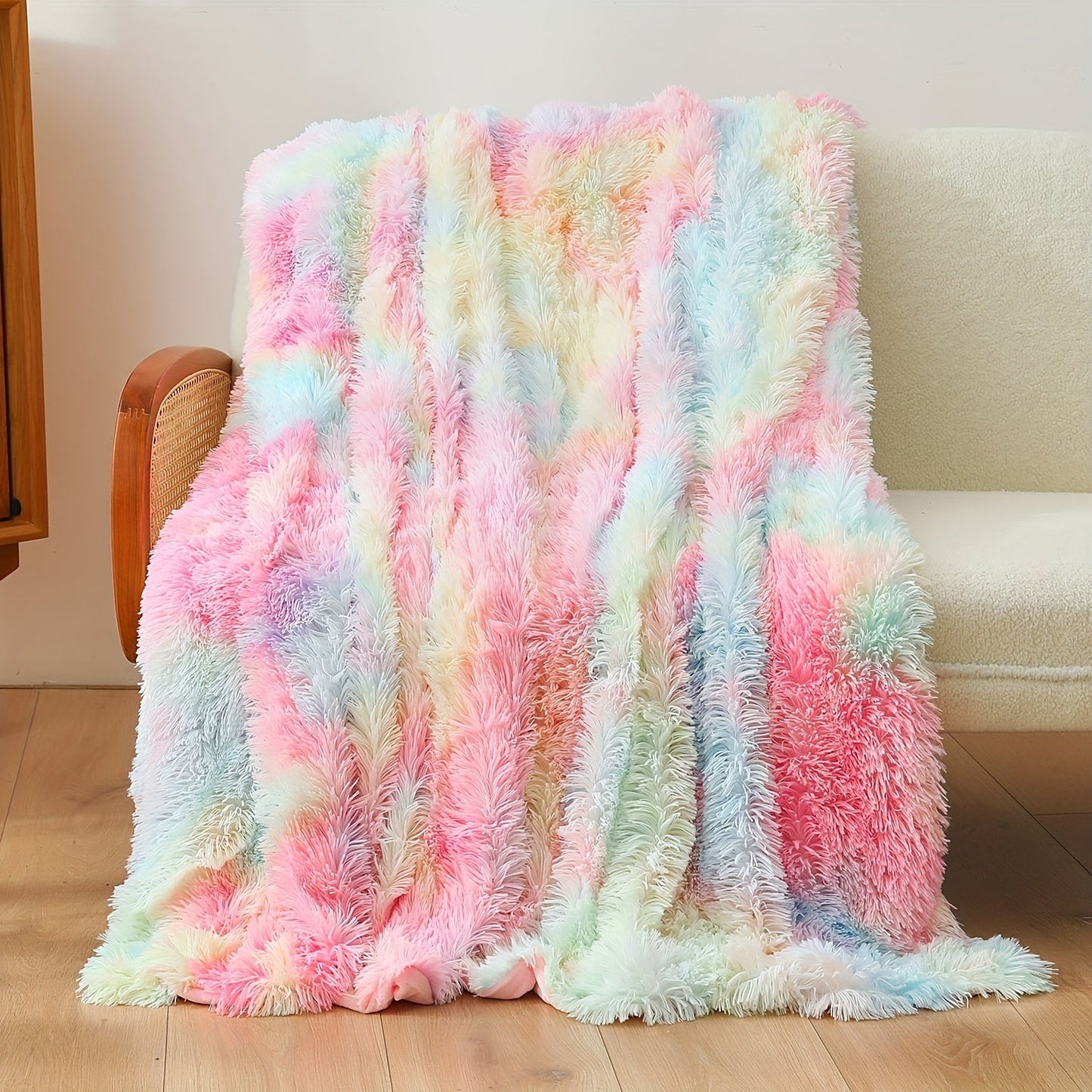 Soft and warm flannel blanket suitable for all seasons - Ideal for couch, sofa, office, bed, camping, and travel purposes.