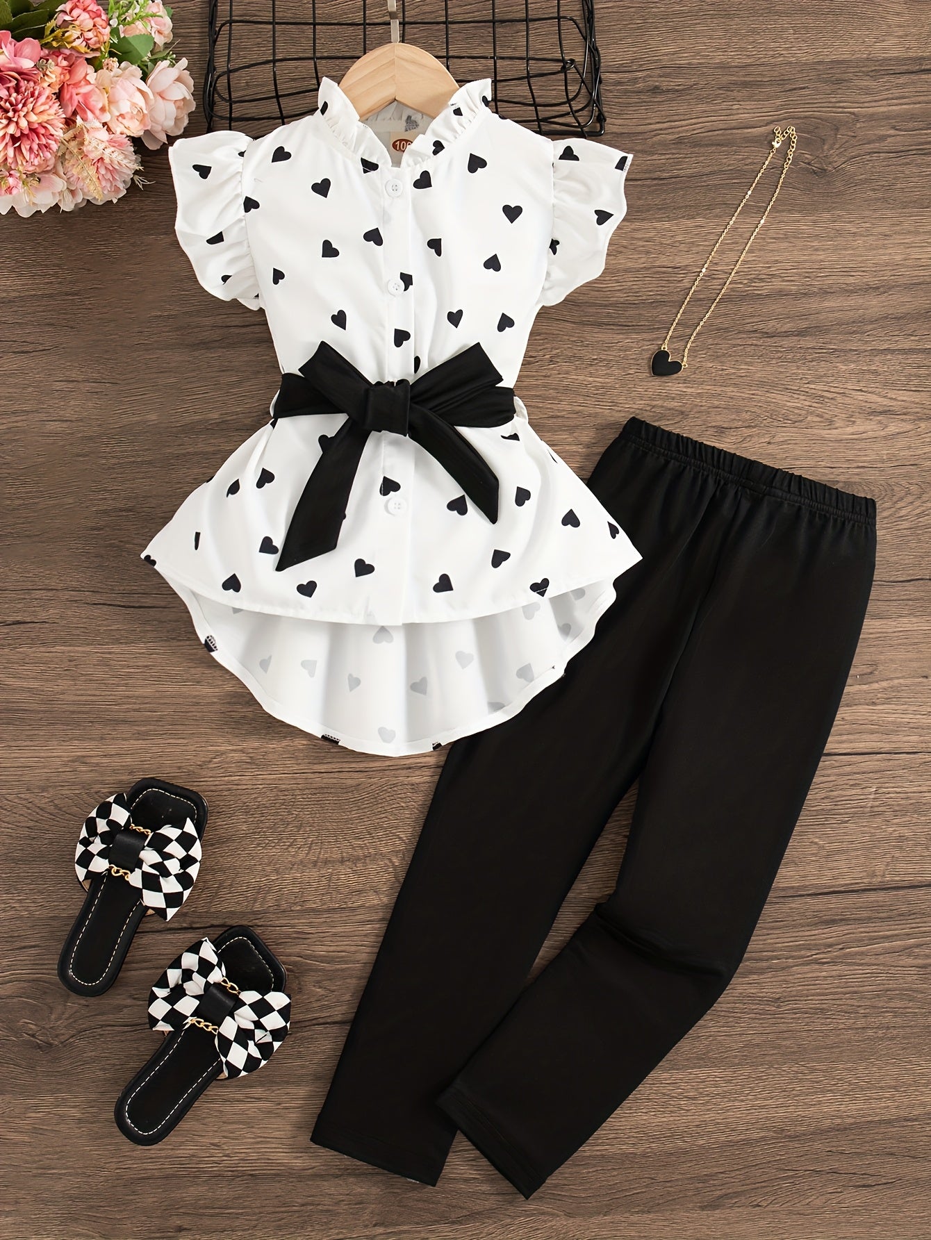 HWMFSNHFZ Summer Casual 2pcs Set for Girls: Sleeveless Heart Print Top and Pants in Polyester, Regular Fit with Button Detail, Outdoor Casual Style.