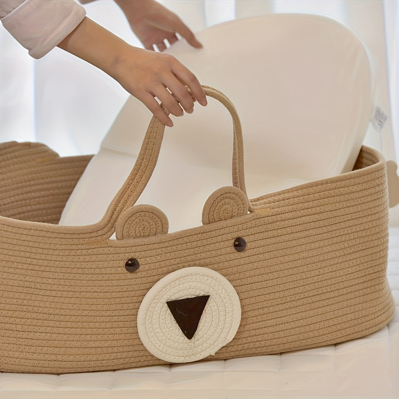 Introducing the adorable La Dearchuu Woven Basket, crafted from durable polyester fiber featuring a charming bear design. This large capacity storage hamper is perfect for use in car seats, carriers, or as photography props. It comes with a convenient