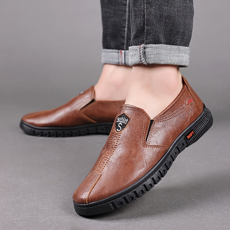 Men's slip-on loafers in solid color for all seasons, comfortable and non-slip.